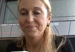 Dialogue-heavy POV seduction vid with a mom