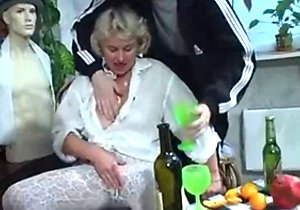 Mommy moaning while getting fucked on the floor