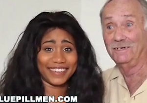 Ebony hottie taking care of wrinkly white cocks