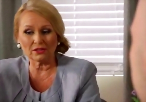 Big-bottomed blonde lady likes intensive sex so freaking much